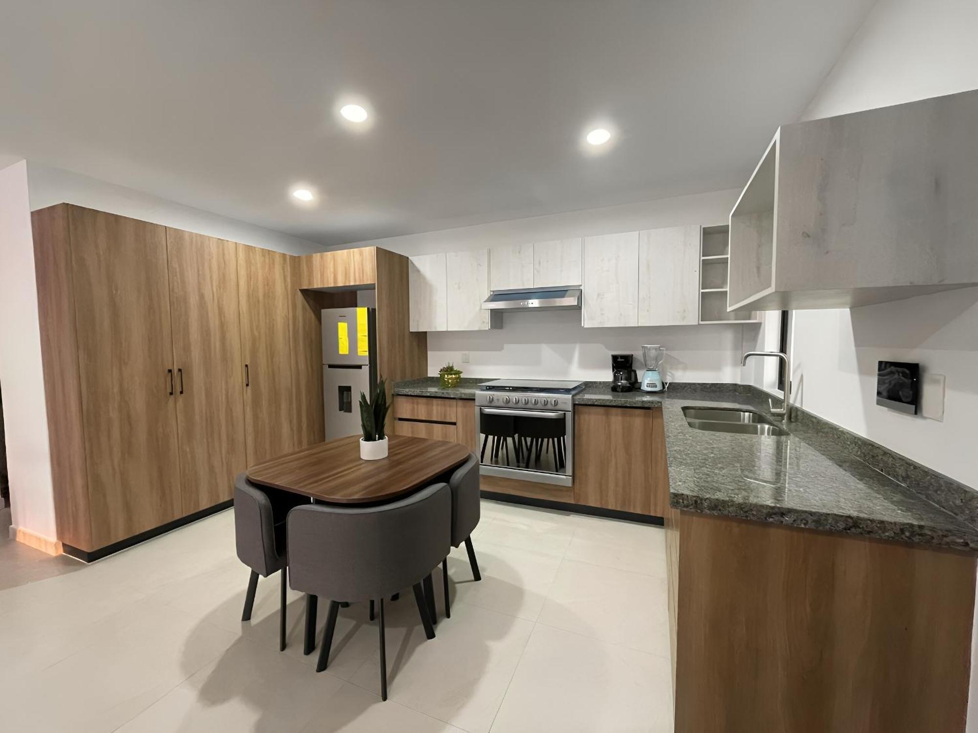 Depa Familiar Centrico Gdl Con Estacionamiento Apartment Гуадалахара Екстериор снимка