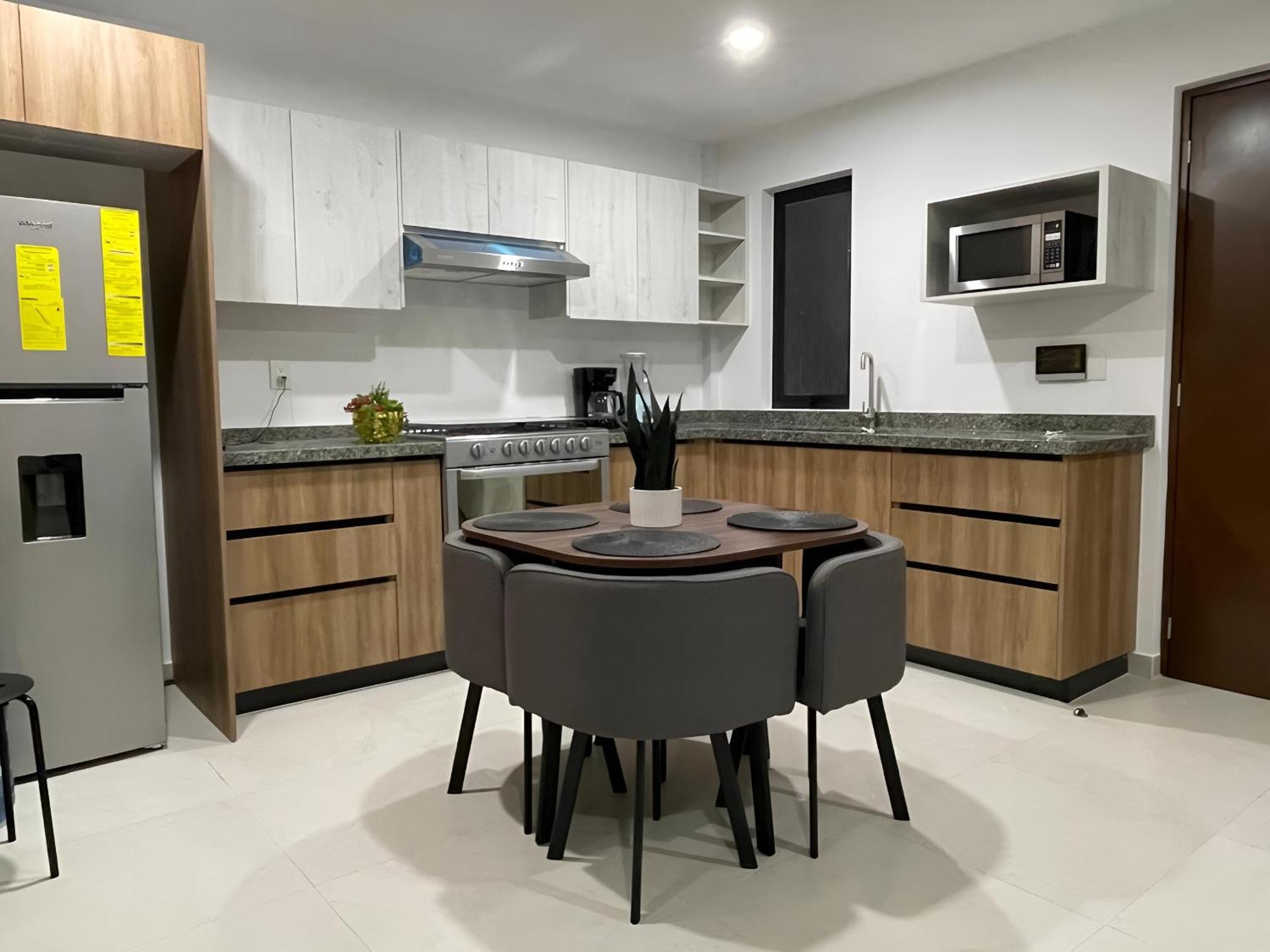Depa Familiar Centrico Gdl Con Estacionamiento Apartment Гуадалахара Екстериор снимка