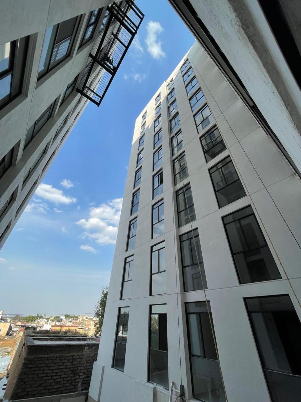 Depa Familiar Centrico Gdl Con Estacionamiento Apartment Гуадалахара Екстериор снимка