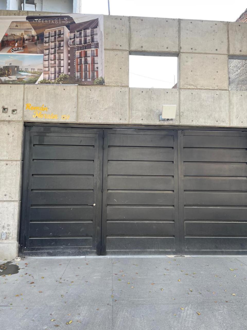 Depa Familiar Centrico Gdl Con Estacionamiento Apartment Гуадалахара Екстериор снимка