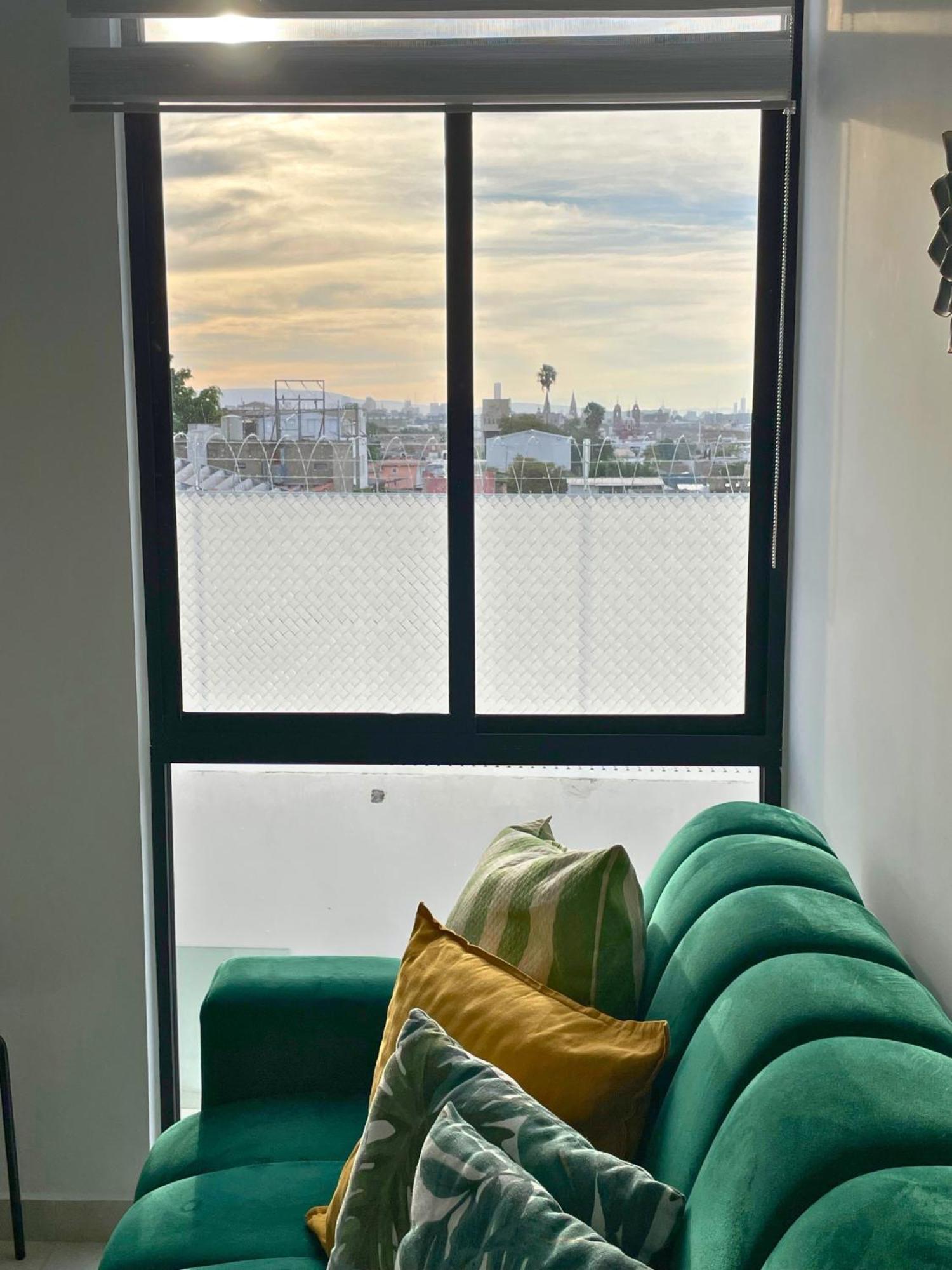 Depa Familiar Centrico Gdl Con Estacionamiento Apartment Гуадалахара Екстериор снимка