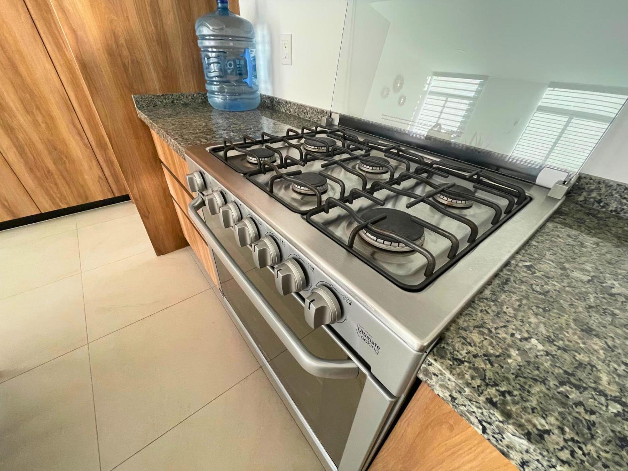 Depa Familiar Centrico Gdl Con Estacionamiento Apartment Гуадалахара Екстериор снимка