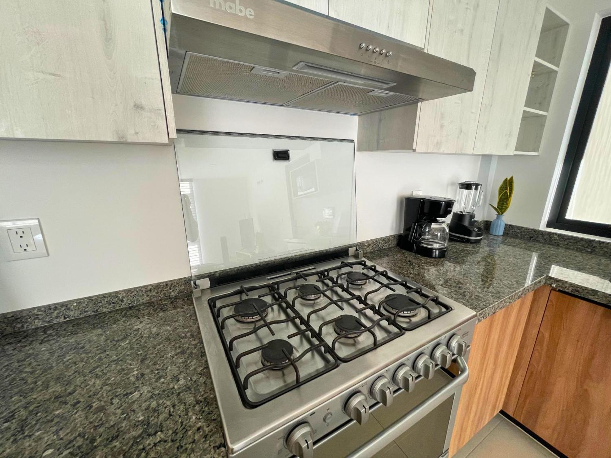 Depa Familiar Centrico Gdl Con Estacionamiento Apartment Гуадалахара Екстериор снимка