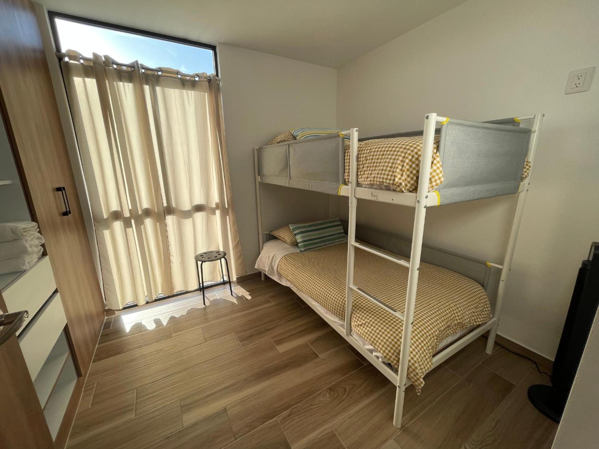 Depa Familiar Centrico Gdl Con Estacionamiento Apartment Гуадалахара Екстериор снимка